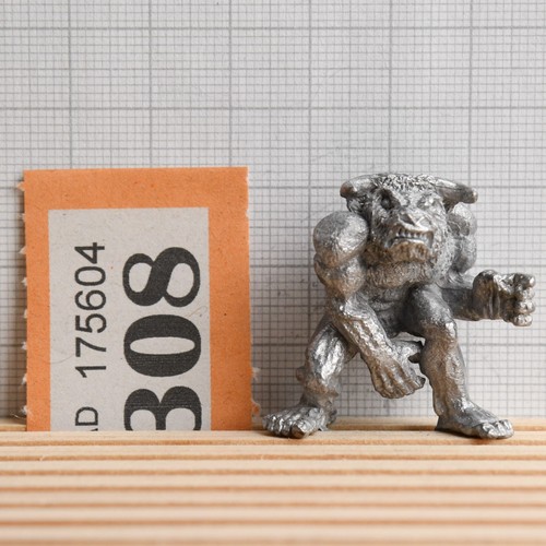 Vintage warhammer c25 minotaur - warhammer,