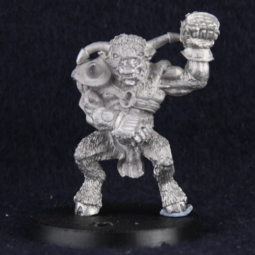 Blood bowl minotaur big - blood, guy